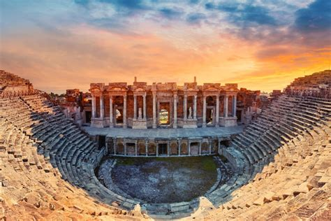 Théâtre romain antique de Hiérapolis bien conservé