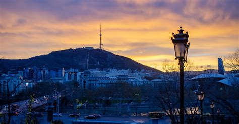Coucher de soleil sur les toits de Tbilissi