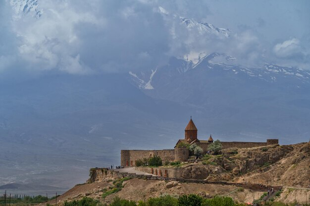 Monastère de Khor Virap au pied du Mont Ararat, lieu emblématique de l'Arménie chrétienne